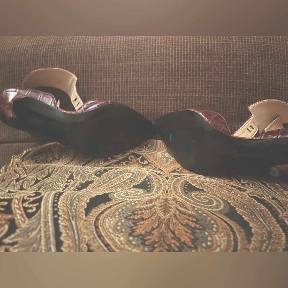 GUESS stilettos ๐ - Picture 5 of 6